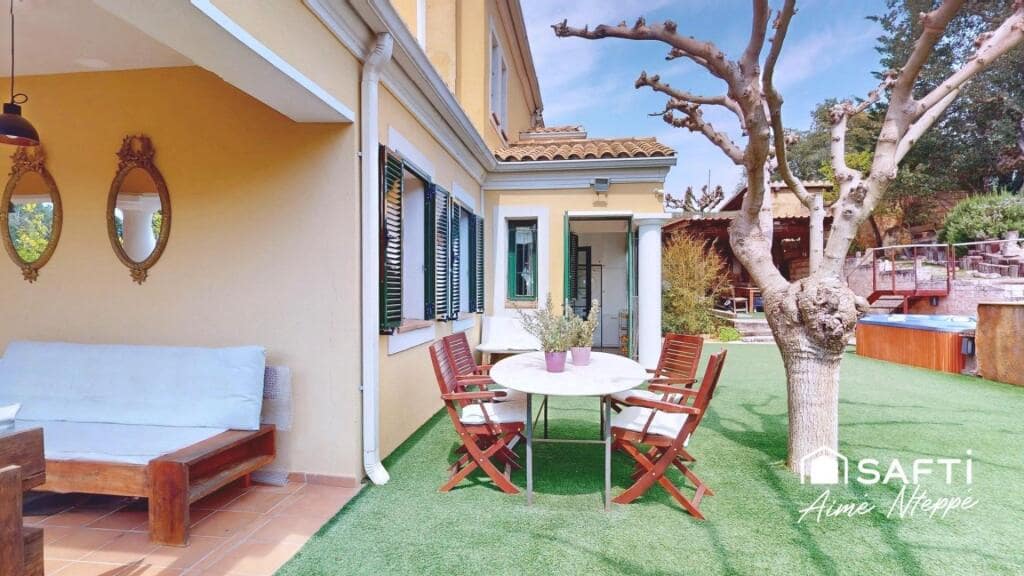 5 slaapkamer Villa te koop in Sant Julia de Ramis met zwembad garage - € 755.000 (Ref: 9349341)
