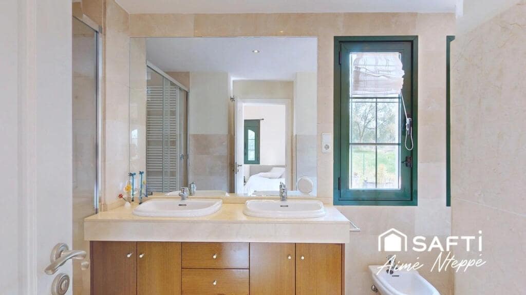 5 slaapkamer Villa te koop in Sant Julia de Ramis met zwembad garage - € 755.000 (Ref: 9349341)