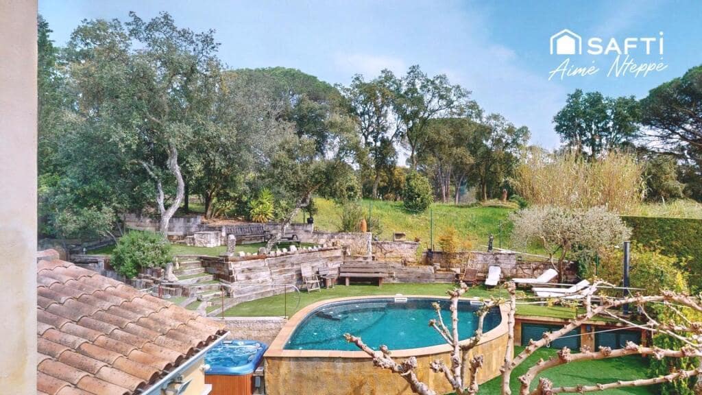 5 slaapkamer Villa te koop in Sant Julia de Ramis met zwembad garage - € 755.000 (Ref: 9349341)