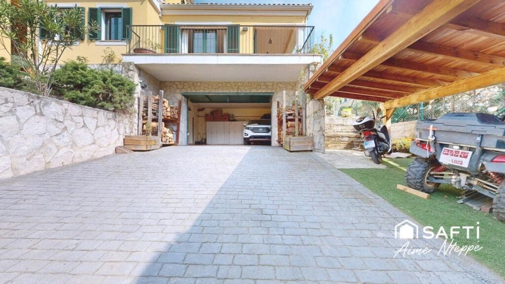 5 slaapkamer Villa te koop in Sant Julia de Ramis met zwembad garage - € 755.000 (Ref: 9349341)