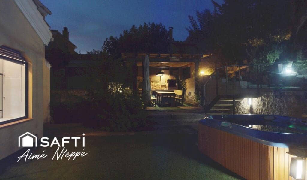 5 slaapkamer Villa te koop in Sant Julia de Ramis met zwembad garage - € 755.000 (Ref: 9349341)