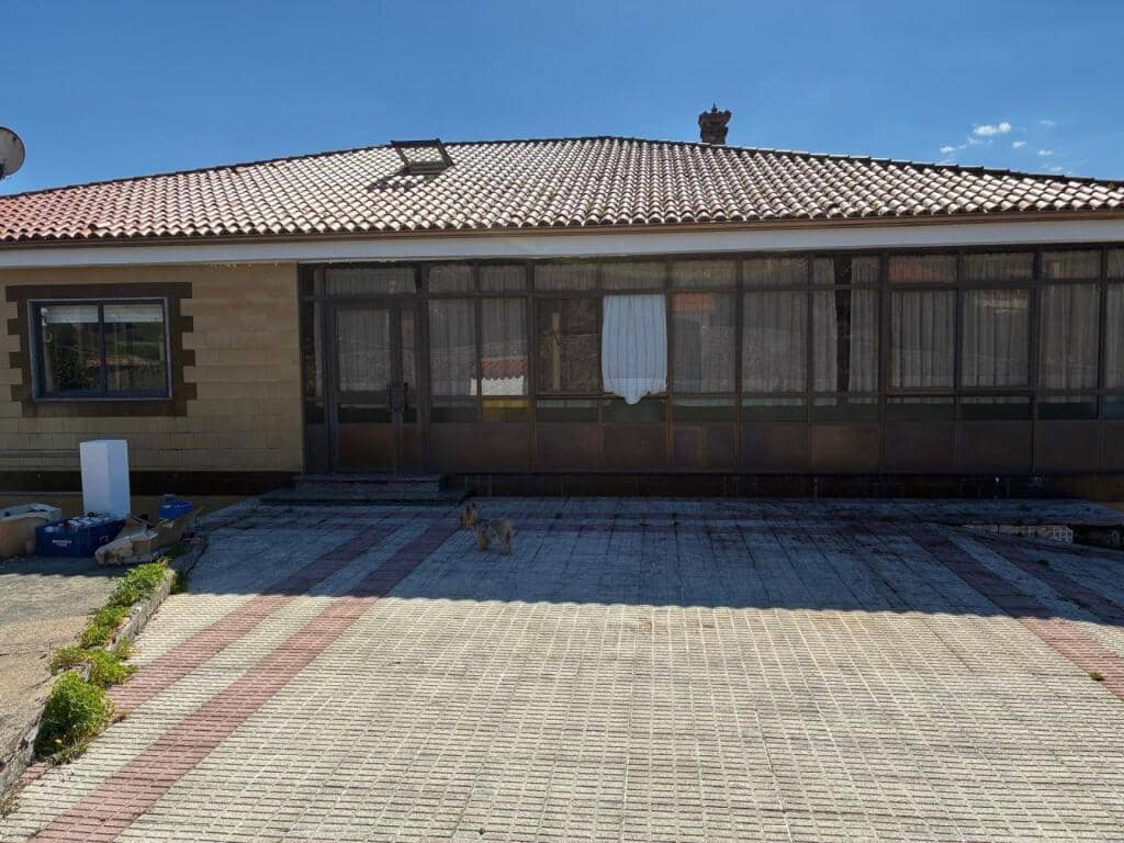 5 makuuhuone Huvila myytävänä paikassa A Lama mukana 
autotalli - 235 000 € (Ref: 9349357)