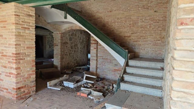 Finca/Casa Rural de 20 habitaciones en Lleida ciudad en venta - 450.000 € (Ref: 9353417)