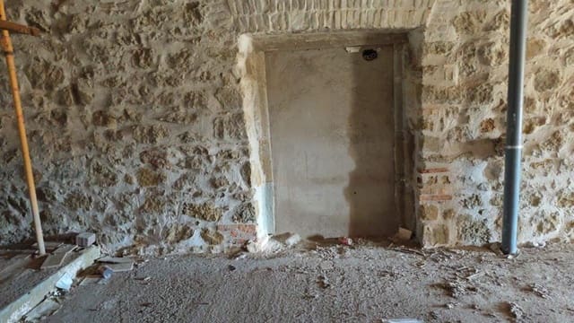 Finca/Casa Rural de 20 habitaciones en Lleida ciudad en venta - 450.000 € (Ref: 9353417)