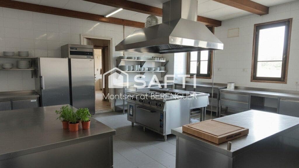 20 bedroom Finca/Country House for sale in Lleida city - € 450,000 (Ref: 9353417)