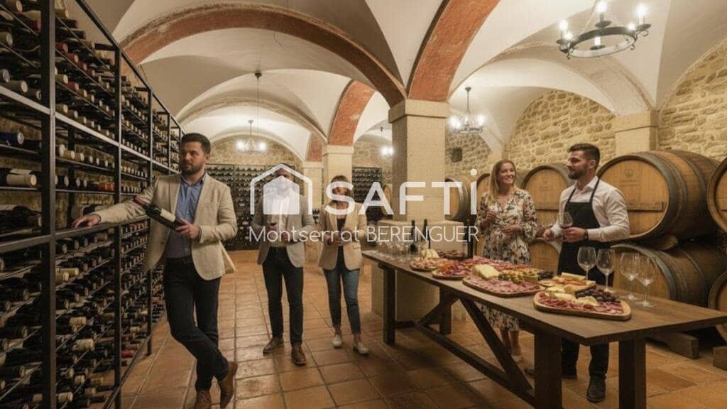 20 bedroom Finca/Country House for sale in Lleida city - € 450,000 (Ref: 9353417)