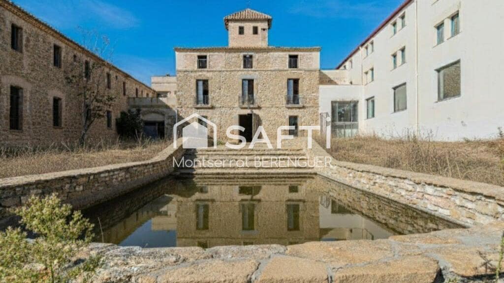 20 bedroom Finca/Country House for sale in Lleida city - € 450,000 (Ref: 9353417)