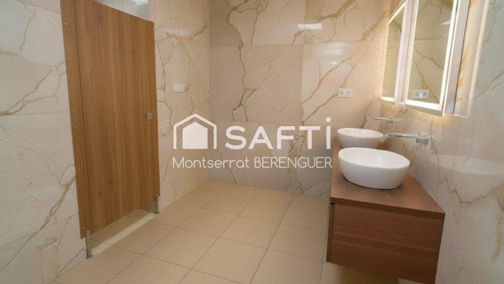 20 bedroom Finca/Country House for sale in Lleida city - € 450,000 (Ref: 9353417)