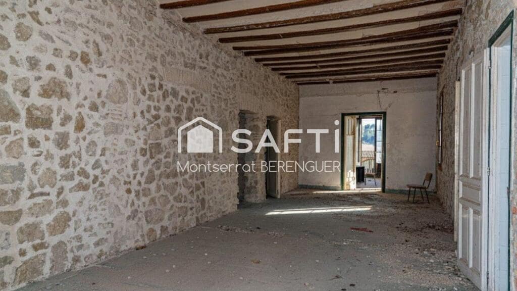 20 bedroom Finca/Country House for sale in Lleida city - € 450,000 (Ref: 9353417)
