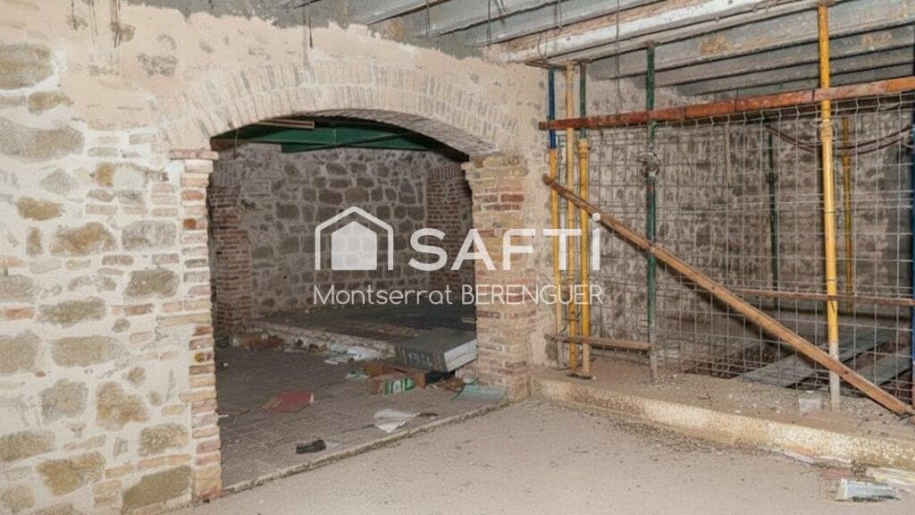 20 bedroom Finca/Country House for sale in Lleida city - € 450,000 (Ref: 9353417)