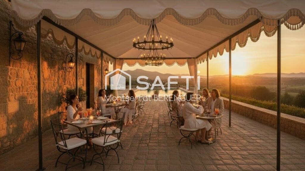 20 bedroom Finca/Country House for sale in Lleida city - € 450,000 (Ref: 9353417)