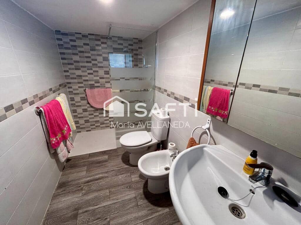 11 soveværelse Villa til salg i Valencia de Don Juan - € 139.000 (Ref: 9355759)