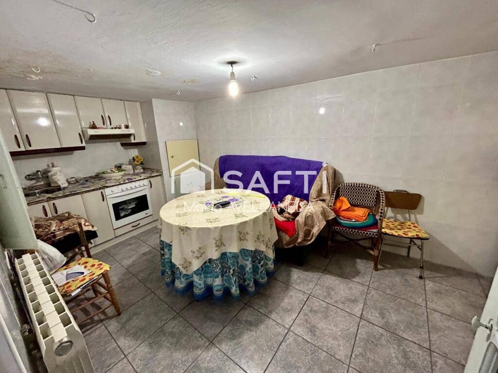 11 soveværelse Villa til salg i Valencia de Don Juan - € 139.000 (Ref: 9355759)