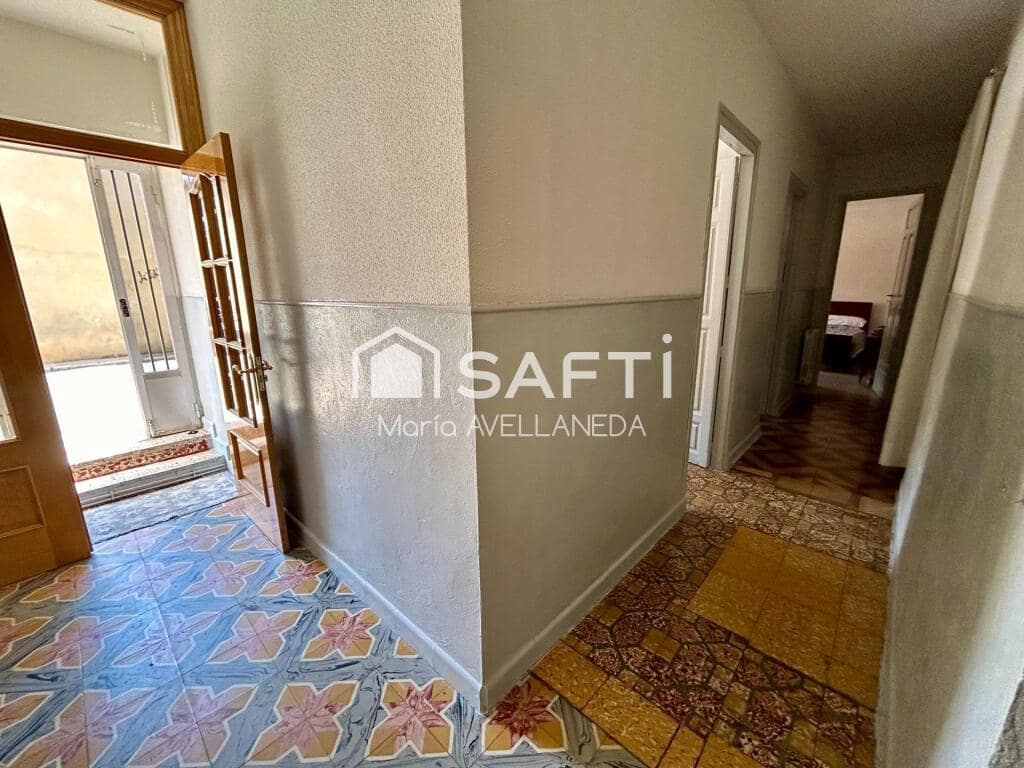 11 soveværelse Villa til salg i Valencia de Don Juan - € 139.000 (Ref: 9355759)