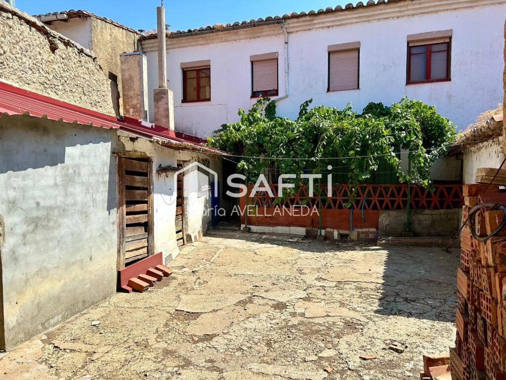 11 soveværelse Villa til salg i Valencia de Don Juan - € 139.000 (Ref: 9355759)