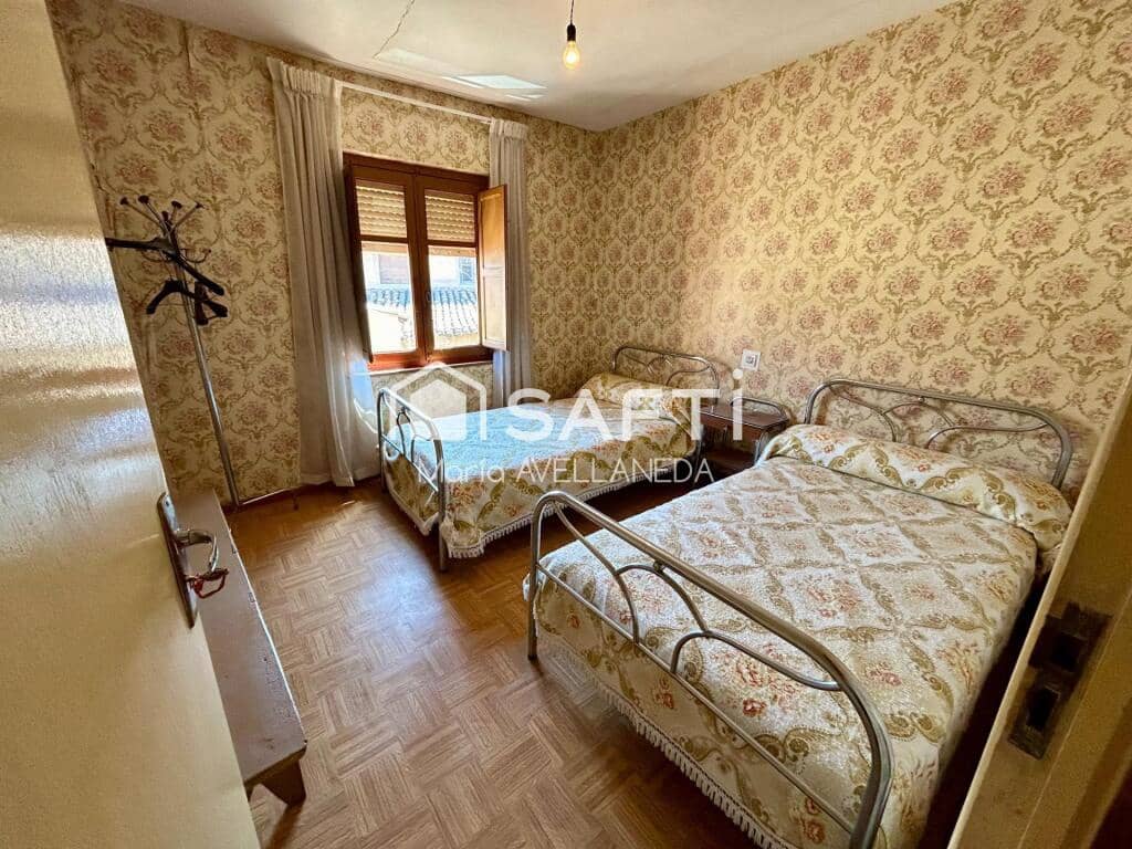 11 soveværelse Villa til salg i Valencia de Don Juan - € 139.000 (Ref: 9355759)