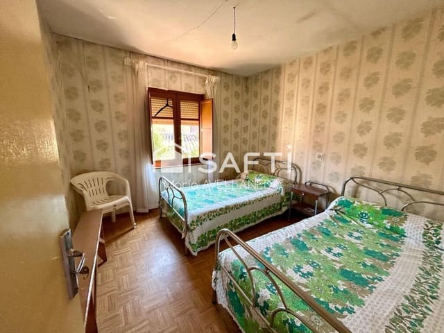 11 soveværelse Villa til salg i Valencia de Don Juan - € 139.000 (Ref: 9355759)