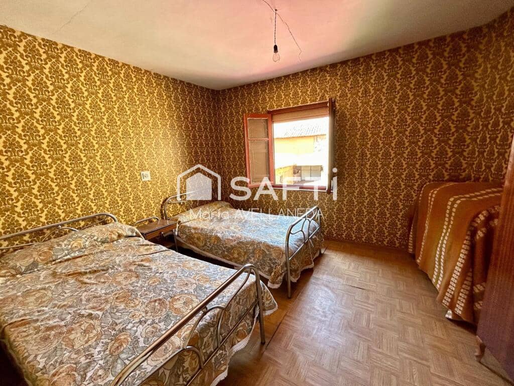 11 soveværelse Villa til salg i Valencia de Don Juan - € 139.000 (Ref: 9355759)