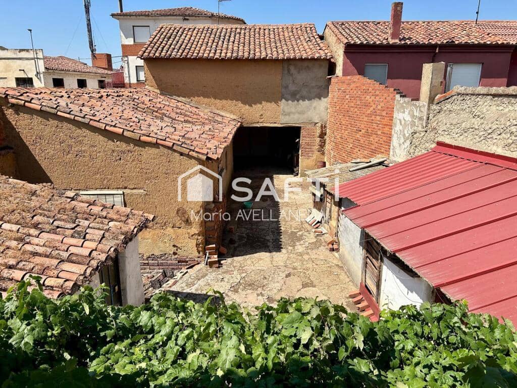 11 soveværelse Villa til salg i Valencia de Don Juan - € 139.000 (Ref: 9355759)