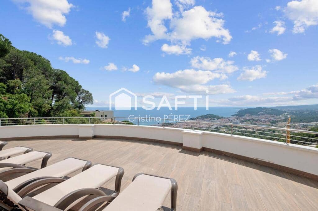 5 soverom Villa til salgs i Lloret de Mar med svømmebasseng garasje - € 1 400 000 (Ref: 9359371)