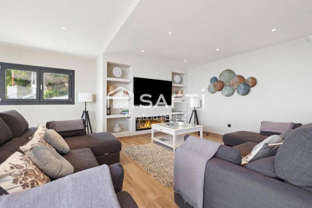 5 soverom Villa til salgs i Lloret de Mar med svømmebasseng garasje - € 1 400 000 (Ref: 9359371)