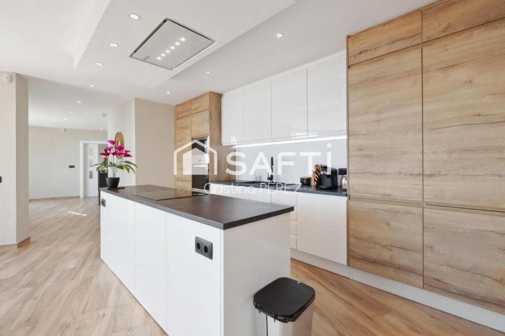 5 soverom Villa til salgs i Lloret de Mar med svømmebasseng garasje - € 1 400 000 (Ref: 9359371)