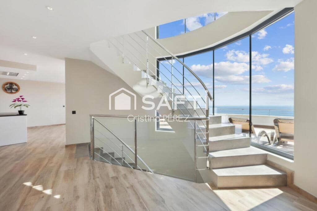 5 soverom Villa til salgs i Lloret de Mar med svømmebasseng garasje - € 1 400 000 (Ref: 9359371)