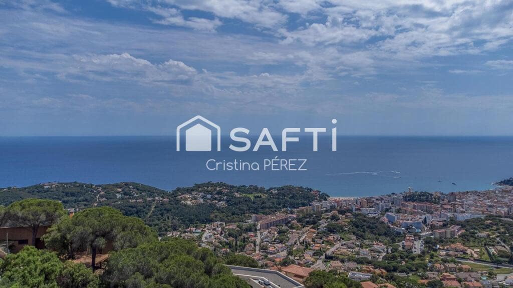 5 soverom Villa til salgs i Lloret de Mar med svømmebasseng garasje - € 1 400 000 (Ref: 9359371)