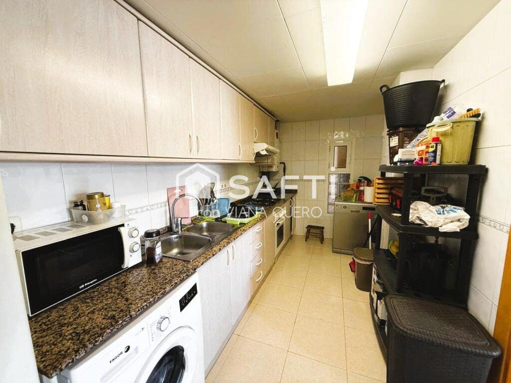 3 bedroom Apartment for sale in Pineda de Mar with pool - € 235,000 (Ref: 9359372)