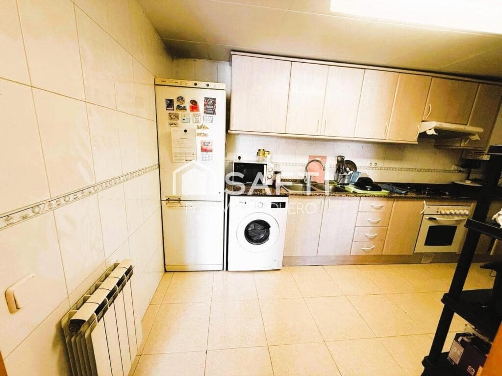 3 bedroom Apartment for sale in Pineda de Mar with pool - € 235,000 (Ref: 9359372)