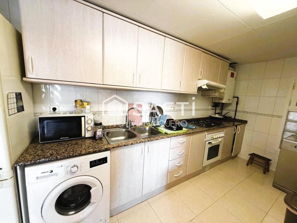 3 bedroom Apartment for sale in Pineda de Mar with pool - € 235,000 (Ref: 9359372)