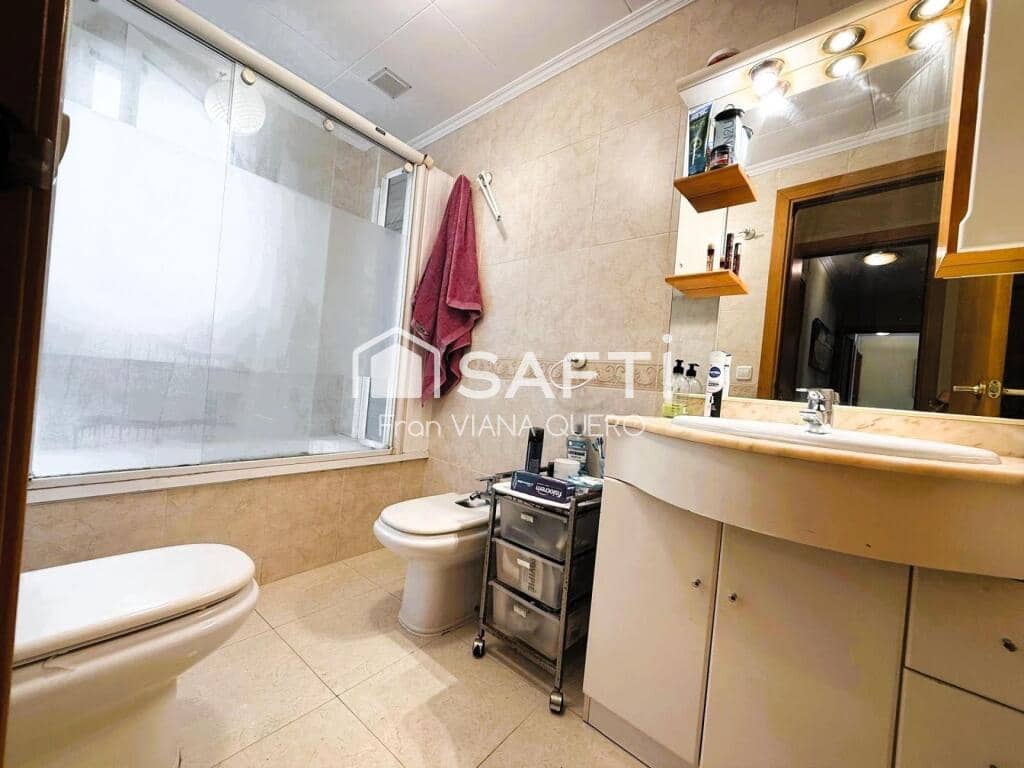 3 bedroom Apartment for sale in Pineda de Mar with pool - € 235,000 (Ref: 9359372)