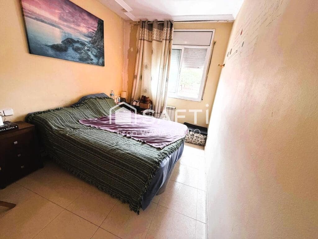 3 bedroom Apartment for sale in Pineda de Mar with pool - € 235,000 (Ref: 9359372)