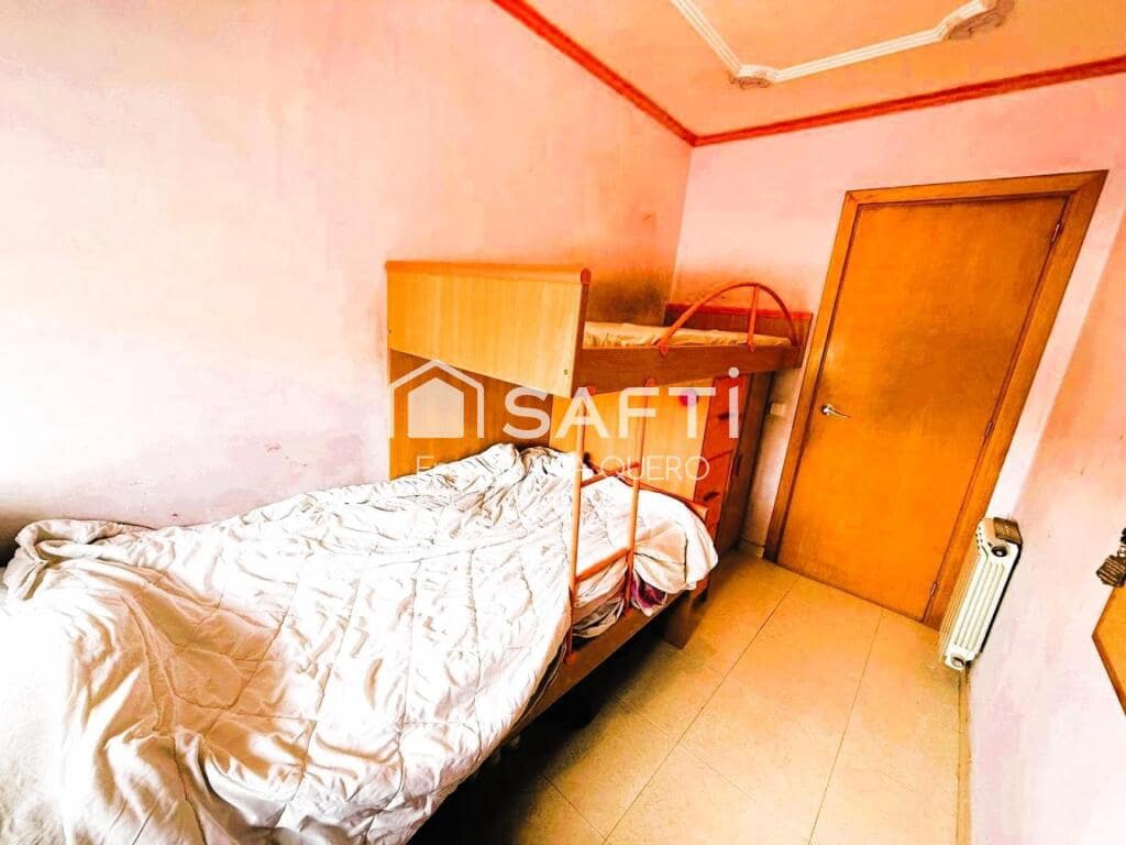 3 bedroom Apartment for sale in Pineda de Mar with pool - € 235,000 (Ref: 9359372)