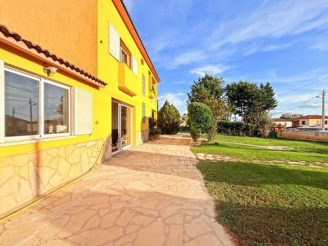 5 bedroom Villa for sale in Piera with pool - € 640,000 (Ref: 9359373)