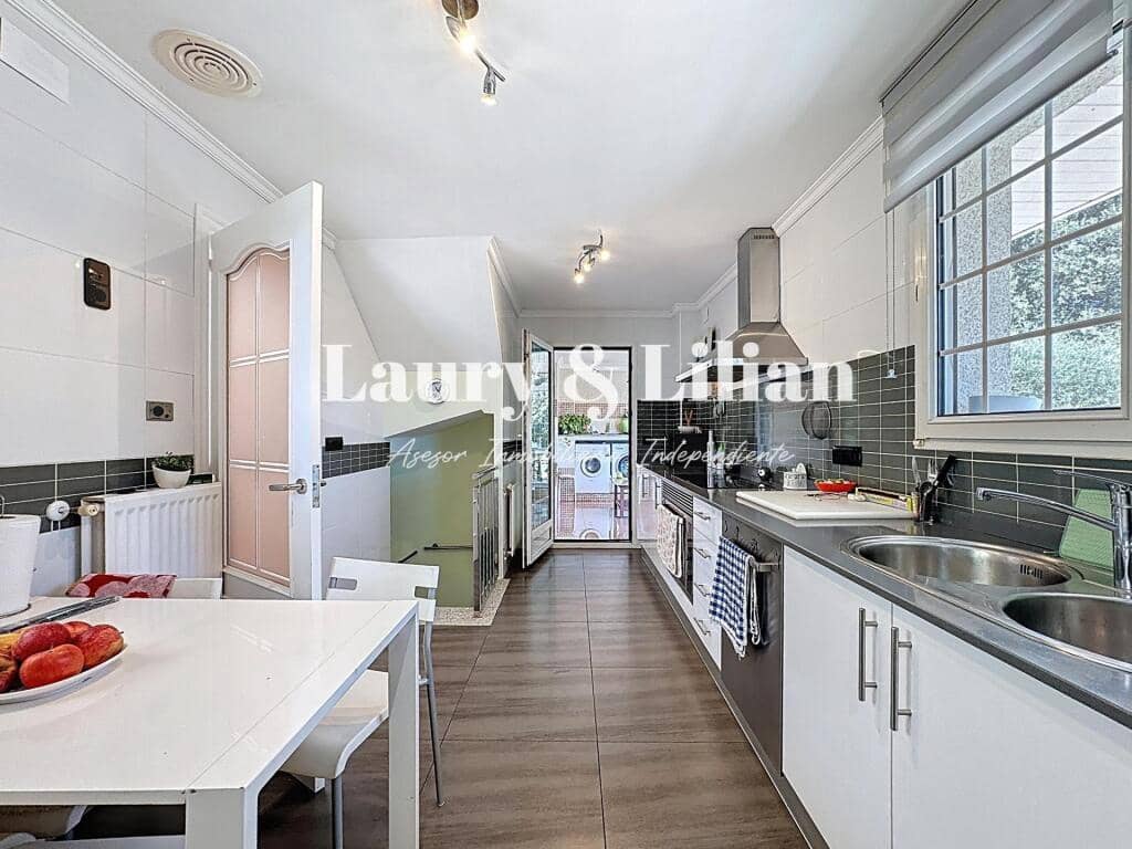 4 quarto Moradia para venda em Avinyonet de Puigventos com piscina garagem - 480 000 € (Ref: 9359378)