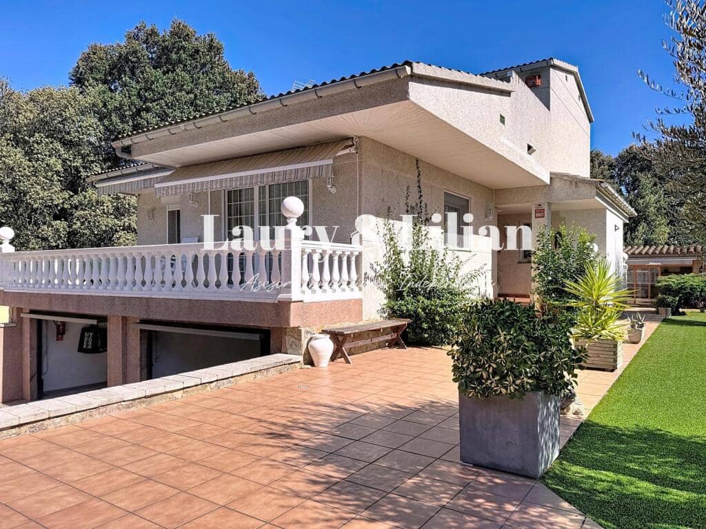 4 quarto Moradia para venda em Avinyonet de Puigventos com piscina garagem - 480 000 € (Ref: 9359378)