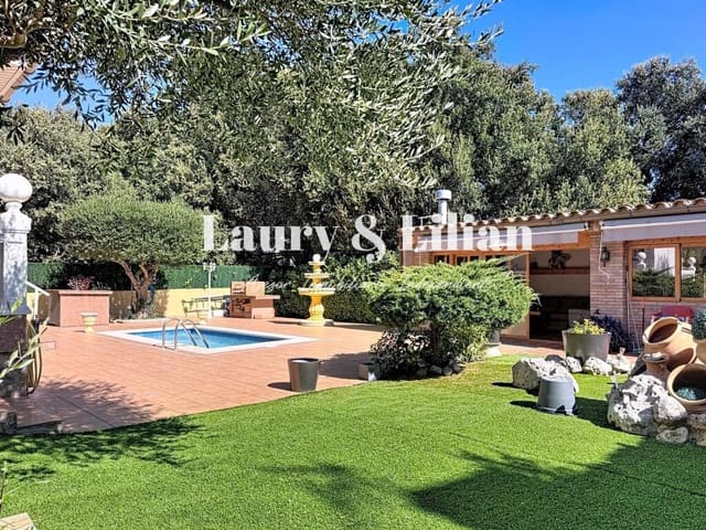 4 bedroom Villa for sale in Avinyonet de Puigventós with pool garage - € 480,000 (Ref: 9359378)