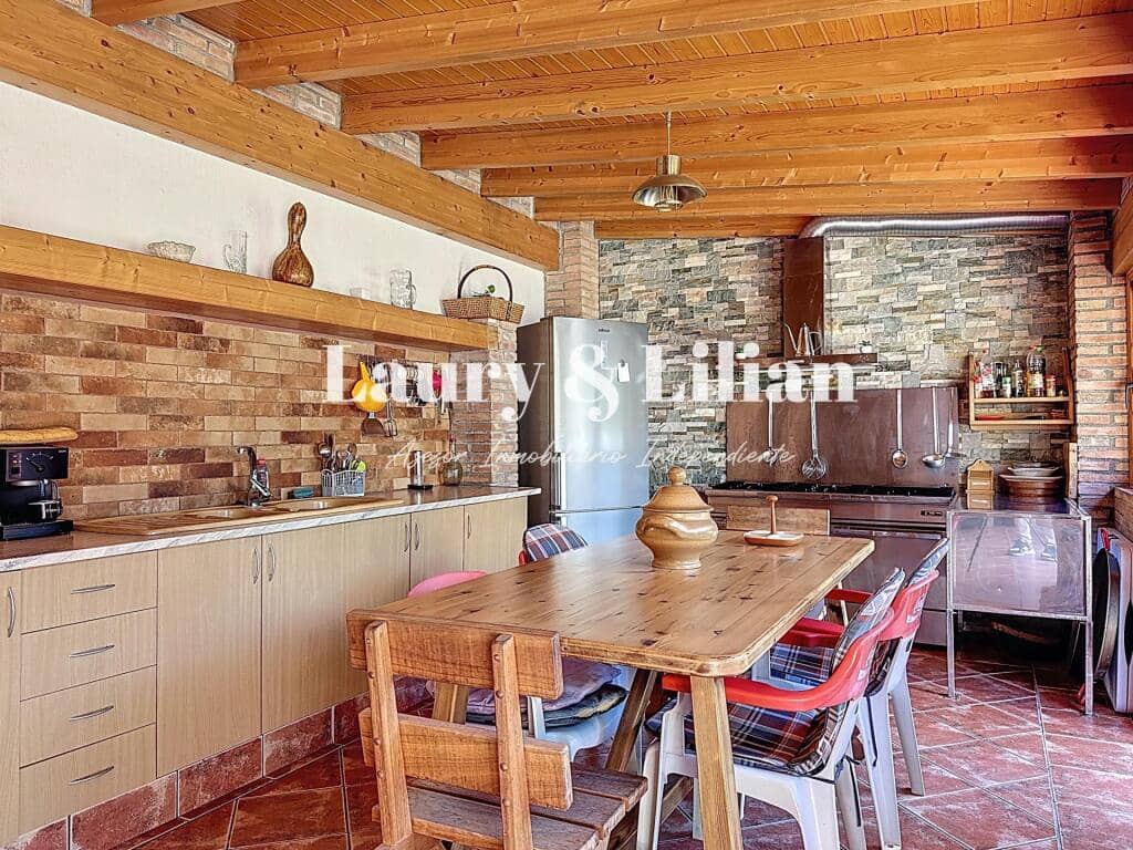 4 quarto Moradia para venda em Avinyonet de Puigventos com piscina garagem - 480 000 € (Ref: 9359378)