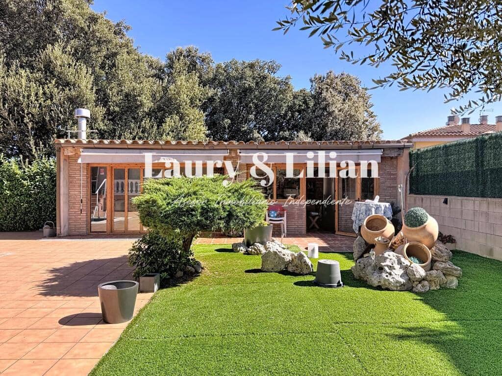 4 quarto Moradia para venda em Avinyonet de Puigventos com piscina garagem - 480 000 € (Ref: 9359378)