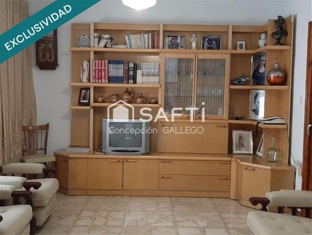 Chalet de 5 habitaciones en Campo de Criptana en venta con garaje - 105.000 € (Ref: 9362304)