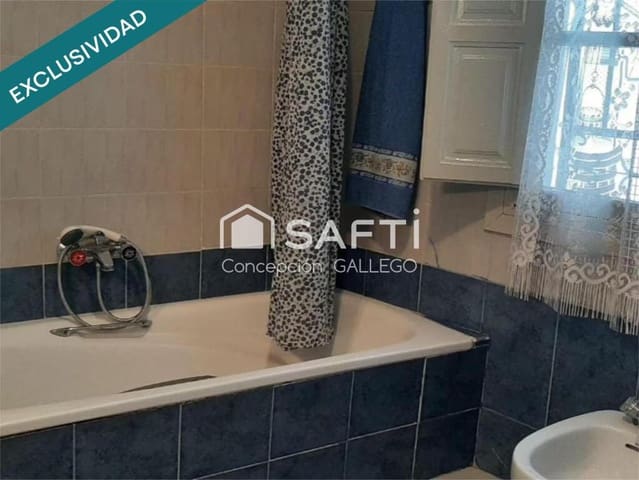 Chalet de 5 habitaciones en Campo de Criptana en venta con garaje - 105.000 € (Ref: 9362304)