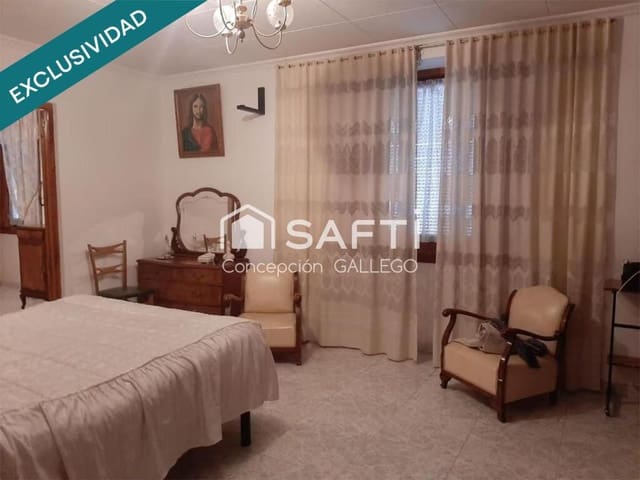 Chalet de 5 habitaciones en Campo de Criptana en venta con garaje - 105.000 € (Ref: 9362304)