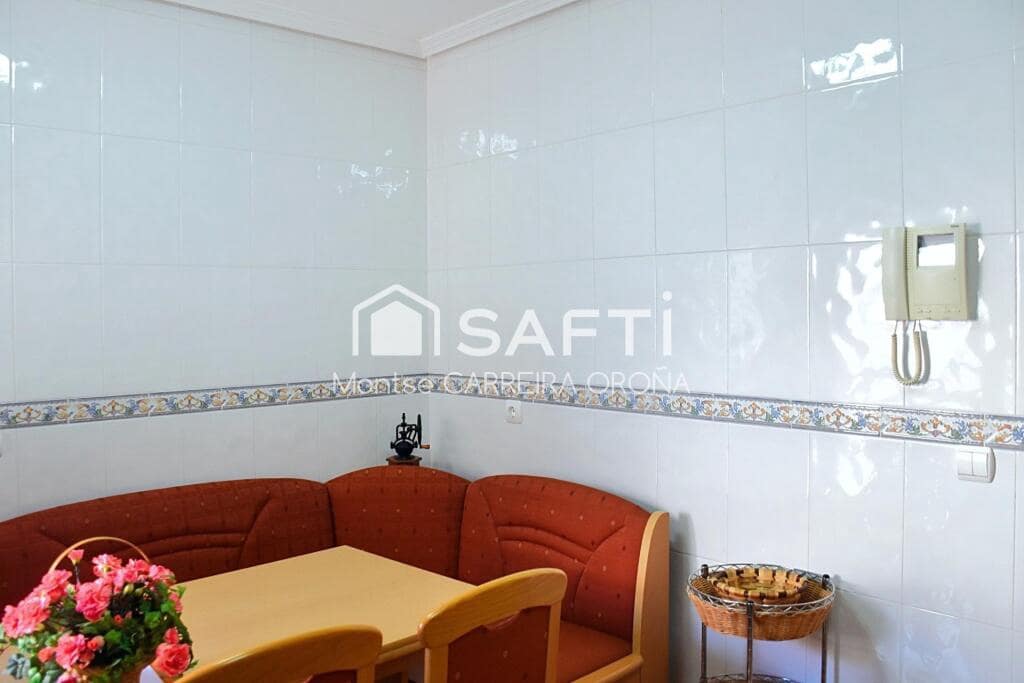 4 soveværelse Lejlighed til leje i Santiago de Compostela med garage - € 1.500 (Ref: 9362305)