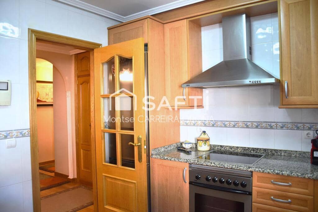 4 soveværelse Lejlighed til leje i Santiago de Compostela med garage - € 1.500 (Ref: 9362305)