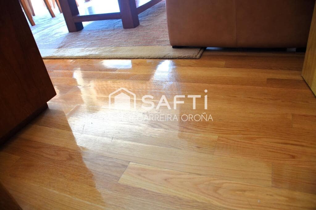 4 soveværelse Lejlighed til leje i Santiago de Compostela med garage - € 1.500 (Ref: 9362305)