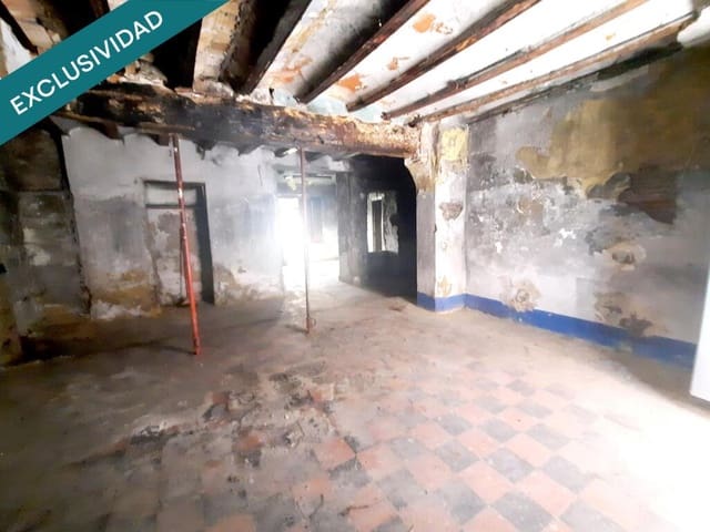 6 soveværelse Villa til salg i Sagunto / Sagunt med garage - € 77.000 (Ref: 9367342)