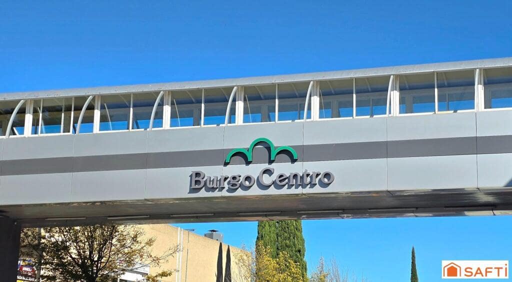 7 sypialnia Willa na sprzedaż w Las Rozas de Madrid z basenem garażem - 980 000 € (Ref: 9367346)