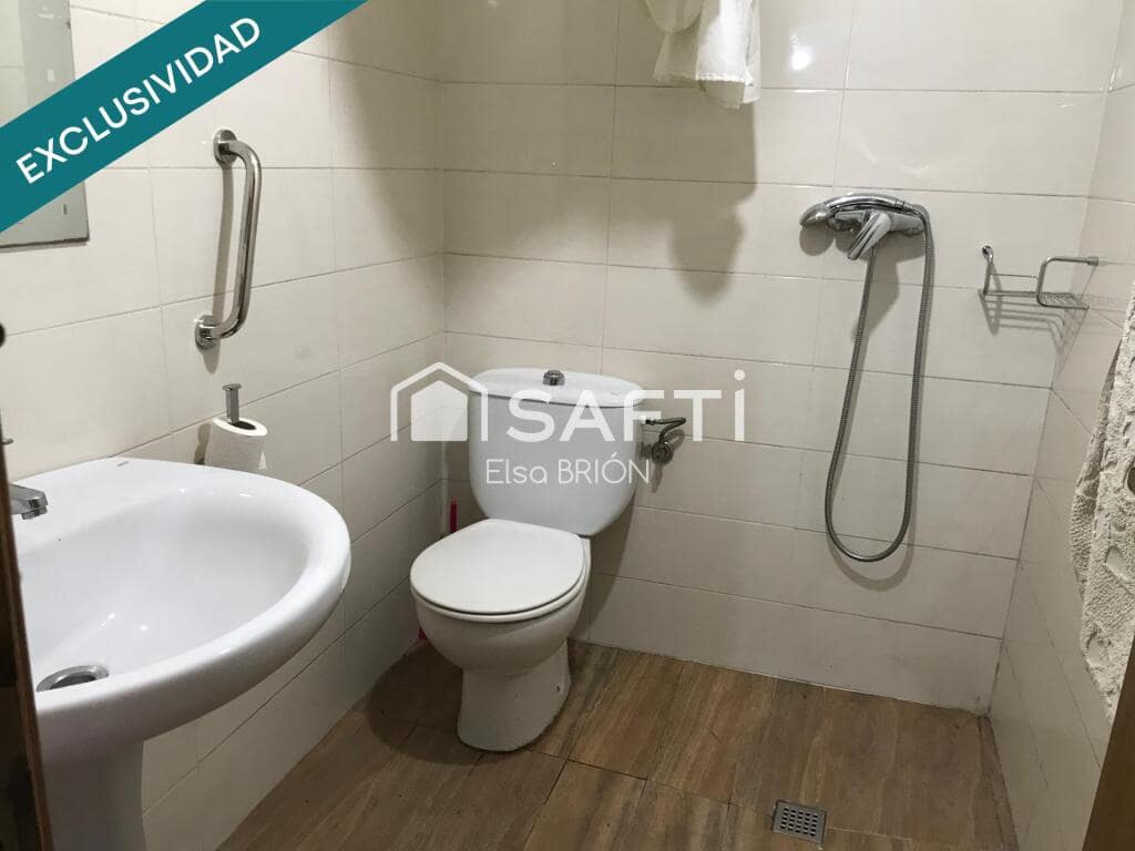 4 chambre Villa/Maison à vendre à Porto do Son avec garage - 300 000 € (Ref: 9375148)