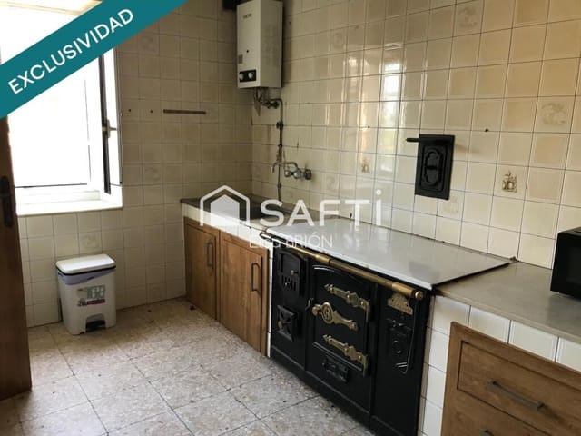 4 slaapkamer Villa te koop in Porto do Son met garage - € 300.000 (Ref: 9375148)